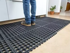 3×3 Interlocking Rubber Floor Mat for Wet Greasy Kitchen and Workshop Floors Black Red Anti-Slip