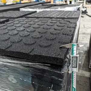 50cm x 50cm Shock-Absorbing Rubber Gym Flooring Mats for Sports Floors