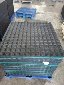 Anti Slip Durable High Density 15mm to 50mm Protective Gym Playground Rubber Flooring Tiles Customizable Outdoor Mat