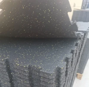 Anti Slip Gym Rubber Flooring Rolls Tiles Sports Equipment Rubber Interlocking Mat