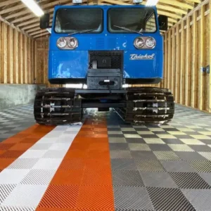 Click-Interlocking Plastic Flooring for Workshop and Outdoor Use Anti-Slip Waterproof Wear-Resistant