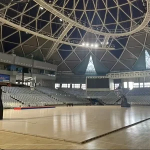 FIBA Level 1 BWF Certified 18mm Thick Portable Engineered Maple Basketball Flooring Shock Absorption Eco Friendly Anti Bacterial