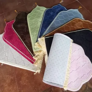 Factory Custom Absorbent Polyester Prayer Rug Padded Muslim Prayer Mat with Sponge Flocking for Mosque Use