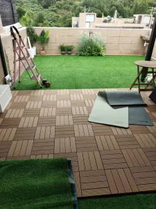 Fireproof Anti-Slip Outdoor Plastic-Wood Composite Flooring DIY Waterproof Interlocking Smooth Surface Easy Install