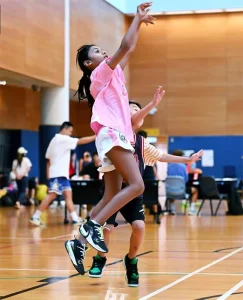 Indoor Eco Friendly Anti Slip Shock Absorption PVC Vinyl Basketball Badminton Court Cushioning Flooring Sport Rolling Floor
