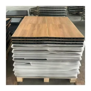 Indoor Playground PVC Wood-Grain Rubber Flooring Tiles for Gym