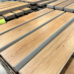 Indoor Waterproof Spc Interlocking Wood Style Vinyl Plank Flooring Click Lock Parquet Tiles Luxury Villa Room