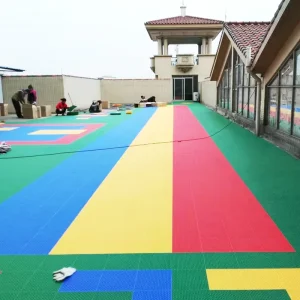 Interlocking PP Sports Flooring Tiles Durable Weather Resistant Anti-Slip Eco-Friendly Easy Install Indoor Outdoor Basketball