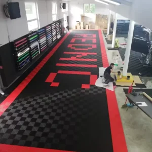 Modular Anti-Slip Vinyl Flooring PVC Plastic Mat Garage Floor Tiles 15.75*15.75 Inch for Showroom