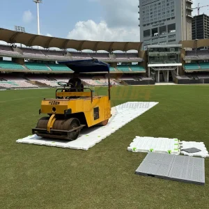 N-02 Outdoor PP Plastic Turf Protection Flooring for Tents Banquets and Stadiums