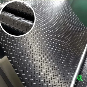 Non Slip Rubber Flooring Roll 3-6mm Diamond Pattern Waterproof Rubber Mats for Gym Warehouse Garage Workshop