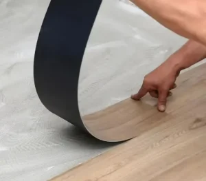 Waterproof Luxury Vinyl Plank LVT Flooring Wooden Grain LVT Flooring Self Inhesive Indoors LVT Flooring