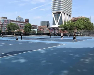 Wet Pour Weather-resistant Eco-Friendly Acrylic Material Shock Absorption Anti-Slip Surface Indoor/Outdoor Use Multi-Thick Floor